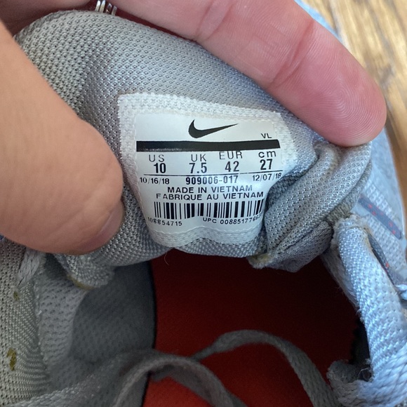 Nike Run Swift size 10 womens barely worn - Picture 3 of 5